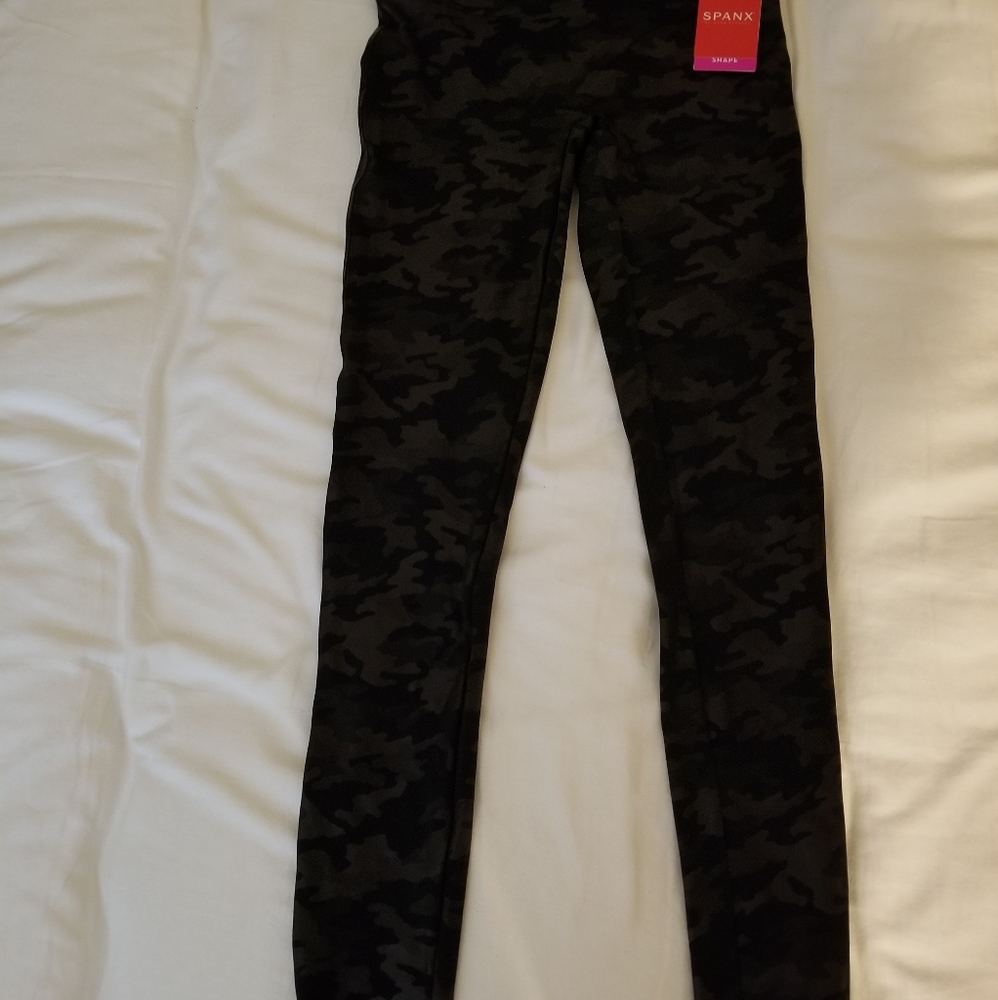 Spanx Faux Leather Camp Leggings Sz M